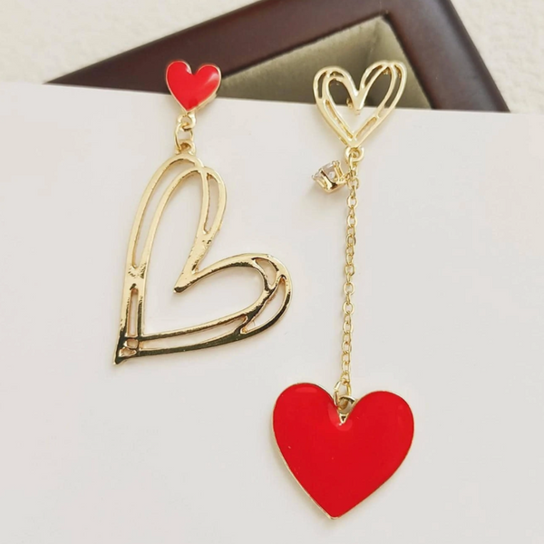 Boucles asymétriques l'air amoureuse