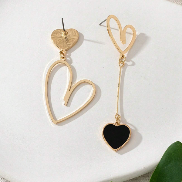 Boucles asymétriques l'air amoureuse