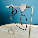 Boucles asymétriques l'air amoureuse